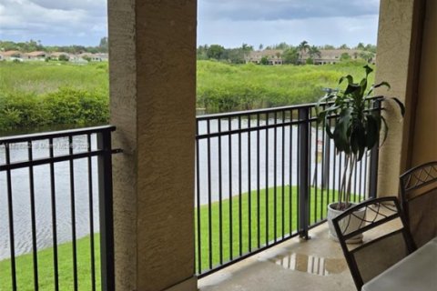 Casa en venta en Pembroke Pines, Florida, 3 dormitorios, 123.56 m2 № 1814536 - foto 2