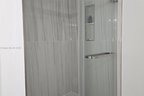 Casa en venta en Pembroke Pines, Florida, 3 dormitorios, 123.56 m2 № 1814536 - foto 10