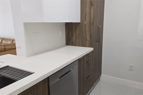 Casa en venta en Pembroke Pines, Florida, 3 dormitorios, 123.56 m2 № 1814536 - foto 8