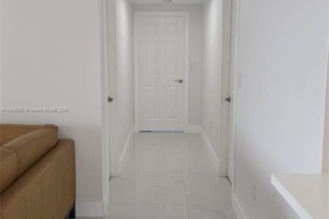 Casa en venta en Pembroke Pines, Florida, 3 dormitorios, 123.56 m2 № 1814536 - foto 13