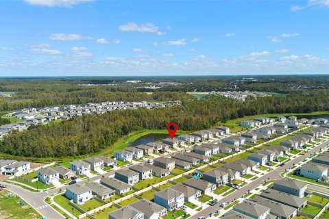 House in Land O' Lakes, Florida 5 bedrooms, 227.89 sq.m. № 2432583 - photo 2