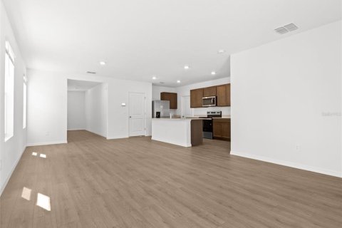 House in Land O' Lakes, Florida 5 bedrooms, 227.89 sq.m. № 2432583 - photo 8