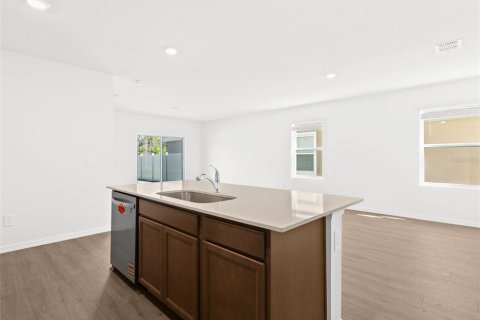 House in Land O' Lakes, Florida 5 bedrooms, 227.89 sq.m. № 2432583 - photo 7