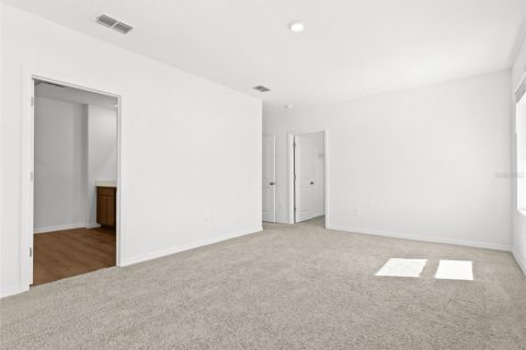 House in Land O' Lakes, Florida 5 bedrooms, 227.89 sq.m. № 2432583 - photo 15