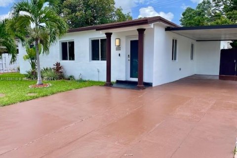 Villa ou maison à Hialeah, Floride 5 chambres, 158.77 m2 № 2078856