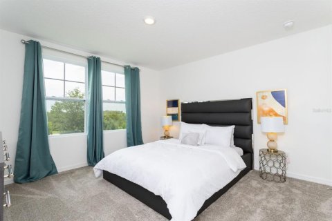 Townhouse in Davenport, Florida 4 bedrooms, 201.97 sq.m. № 2222589 - photo 16
