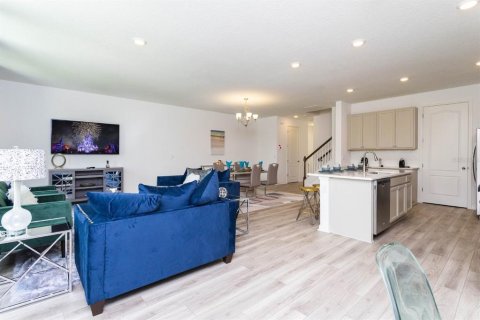 Townhouse in Davenport, Florida 4 bedrooms, 201.97 sq.m. № 2222589 - photo 9
