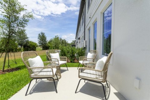 Townhouse in Davenport, Florida 4 bedrooms, 201.97 sq.m. № 2222589 - photo 24