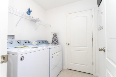 Townhouse in Davenport, Florida 4 bedrooms, 201.97 sq.m. № 2222589 - photo 23