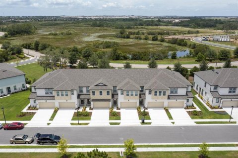 Townhouse in Davenport, Florida 4 bedrooms, 201.97 sq.m. № 2222589 - photo 27