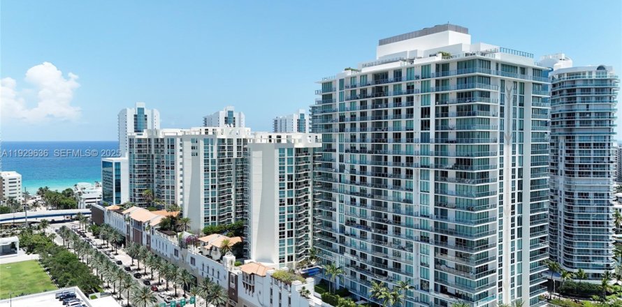 Кондоминиум с 2 спальнями в Санни-Айлс-Бич, Флорида № 1988469