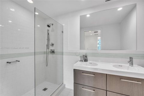 Condominio en venta en Miami Beach, Florida, 2 dormitorios, 94.67 m2 № 1698186 - foto 16
