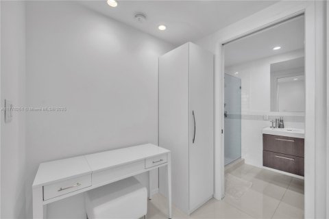 Condominio en venta en Miami Beach, Florida, 2 dormitorios, 94.67 m2 № 1698186 - foto 15