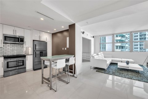 Condominio en venta en Miami Beach, Florida, 2 dormitorios, 94.67 m2 № 1698186 - foto 3