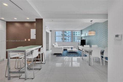 Condominio en venta en Miami Beach, Florida, 2 dormitorios, 94.67 m2 № 1698186 - foto 1