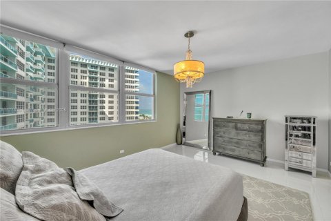 Condominio en venta en Miami Beach, Florida, 2 dormitorios, 94.67 m2 № 1698186 - foto 14