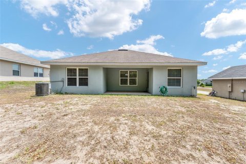House in Fruitland Park, Florida 3 bedrooms, 140.93 sq.m. № 1657704 - photo 11