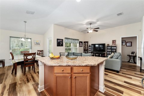 House in Fruitland Park, Florida 3 bedrooms, 140.93 sq.m. № 1657704 - photo 19