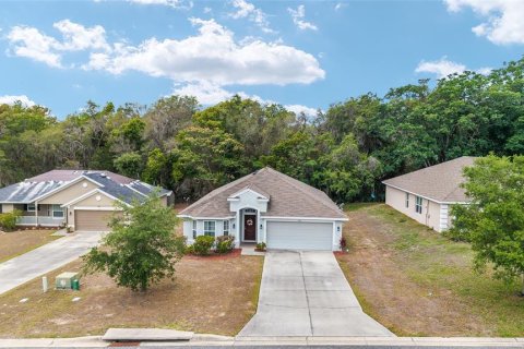 House in Fruitland Park, Florida 3 bedrooms, 140.93 sq.m. № 1657704 - photo 6