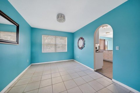 Villa ou maison à vendre à Port St. Lucie, Floride: 2 chambres, 143.72 m2 № 2265782 - photo 7