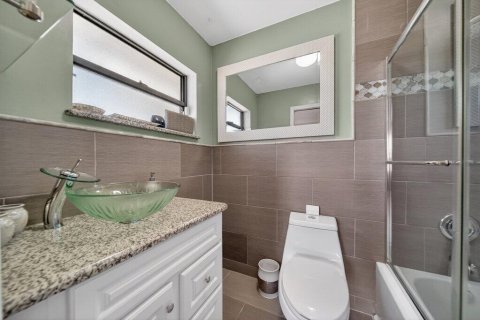 Villa ou maison à vendre à Port St. Lucie, Floride: 2 chambres, 143.72 m2 № 2265782 - photo 13
