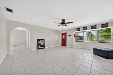 Villa ou maison à vendre à Port St. Lucie, Floride: 2 chambres, 143.72 m2 № 2265782 - photo 10