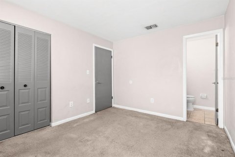 Condominio en venta en Gainesville, Florida, 2 dormitorios, 83.61 m2 № 1510792 - foto 13