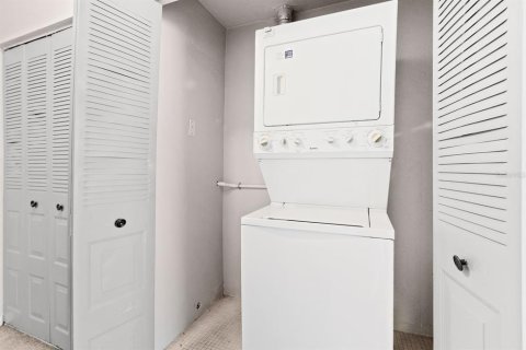 Condominio en venta en Gainesville, Florida, 2 dormitorios, 83.61 m2 № 1510792 - foto 16