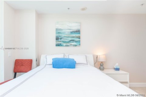 Condo in Miami Beach, Florida, 3 bedrooms № 2062627 - photo 11