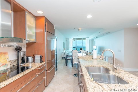 Condo in Miami Beach, Florida, 3 bedrooms № 2062627 - photo 5