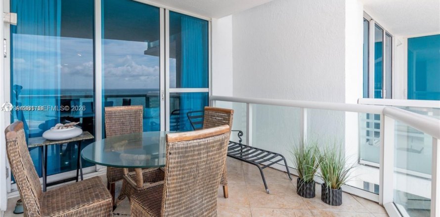 Condo in Miami Beach, Florida, 3 bedrooms № 2062627