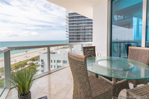 Condo in Miami Beach, Florida, 3 bedrooms № 2062627 - photo 15