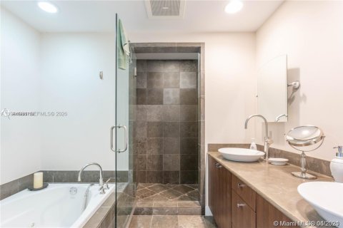 Condo in Miami Beach, Florida, 3 bedrooms № 2062627 - photo 8