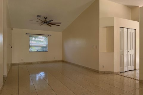 Villa ou maison à louer à Boynton Beach, Floride: 3 chambres, 128.76 m2 № 2254537 - photo 19