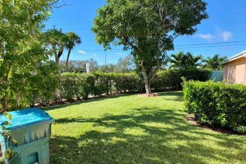 Villa ou maison à louer à Boynton Beach, Floride: 3 chambres, 128.76 m2 № 2254537 - photo 14