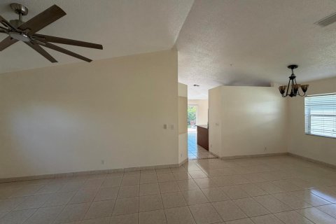 Villa ou maison à louer à Boynton Beach, Floride: 3 chambres, 128.76 m2 № 2254537 - photo 20