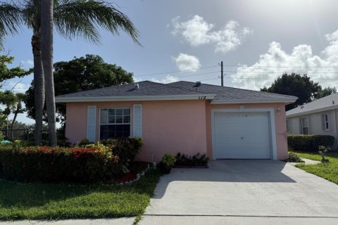 Villa ou maison à louer à Boynton Beach, Floride: 3 chambres, 128.76 m2 № 2254537 - photo 3