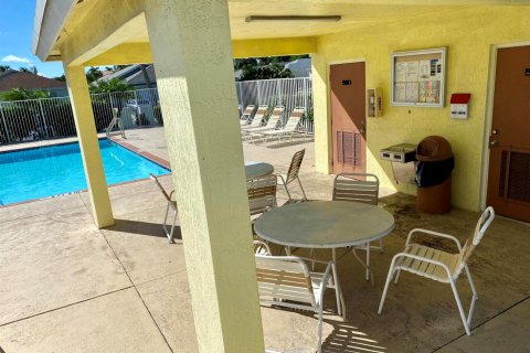 Villa ou maison à louer à Boynton Beach, Floride: 3 chambres, 128.76 m2 № 2254537 - photo 18