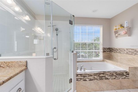 Casa en venta en Orlando, Florida, 5 dormitorios, 331.29 m2 № 1900336 - foto 28