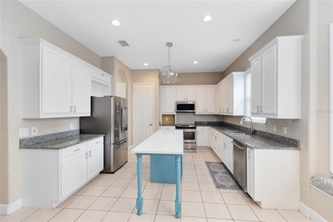 Casa en venta en Orlando, Florida, 5 dormitorios, 331.29 m2 № 1900336 - foto 11