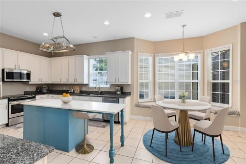 Casa en venta en Orlando, Florida, 5 dormitorios, 331.29 m2 № 1900336 - foto 10