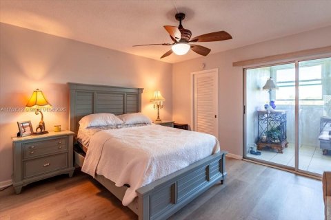Condo in Deerfield Beach, Florida, 2 bedrooms  № 1870006 - photo 14