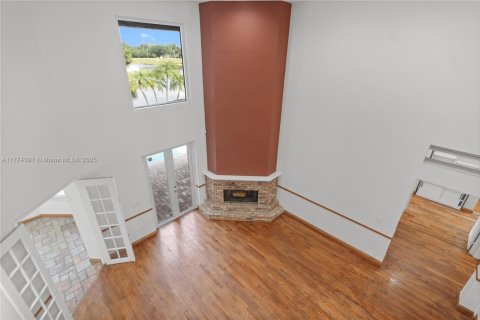 Casa en venta en Pembroke Pines, Florida, 6 dormitorios, 442.77 m2 № 1868778 - foto 8