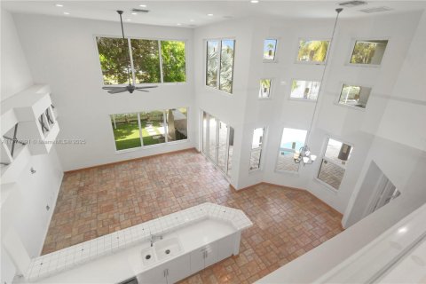 Casa en venta en Pembroke Pines, Florida, 6 dormitorios, 442.77 m2 № 1868778 - foto 14