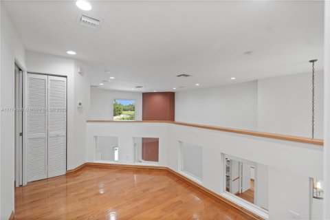 Casa en venta en Pembroke Pines, Florida, 6 dormitorios, 442.77 m2 № 1868778 - foto 10
