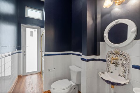 Casa en venta en Pembroke Pines, Florida, 6 dormitorios, 442.77 m2 № 1868778 - foto 29