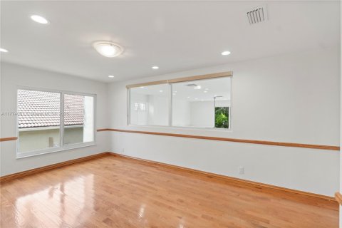 Casa en venta en Pembroke Pines, Florida, 6 dormitorios, 442.77 m2 № 1868778 - foto 12