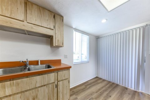 Condominio en alquiler en Port Charlotte, Florida, 2 dormitorios, 97.18 m2 № 1883757 - foto 14