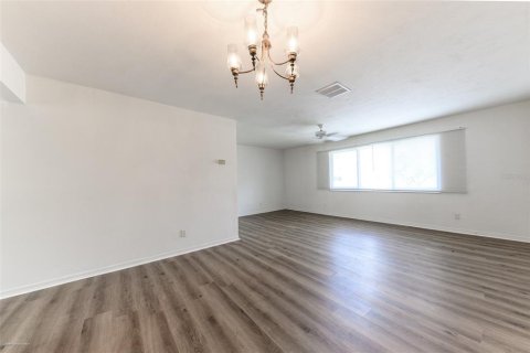 Condominio en alquiler en Port Charlotte, Florida, 2 dormitorios, 97.18 m2 № 1883757 - foto 10