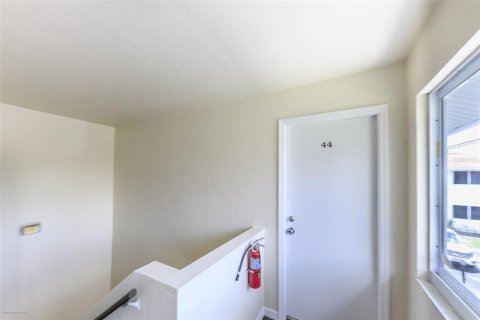 Condominio en alquiler en Port Charlotte, Florida, 2 dormitorios, 97.18 m2 № 1883757 - foto 4
